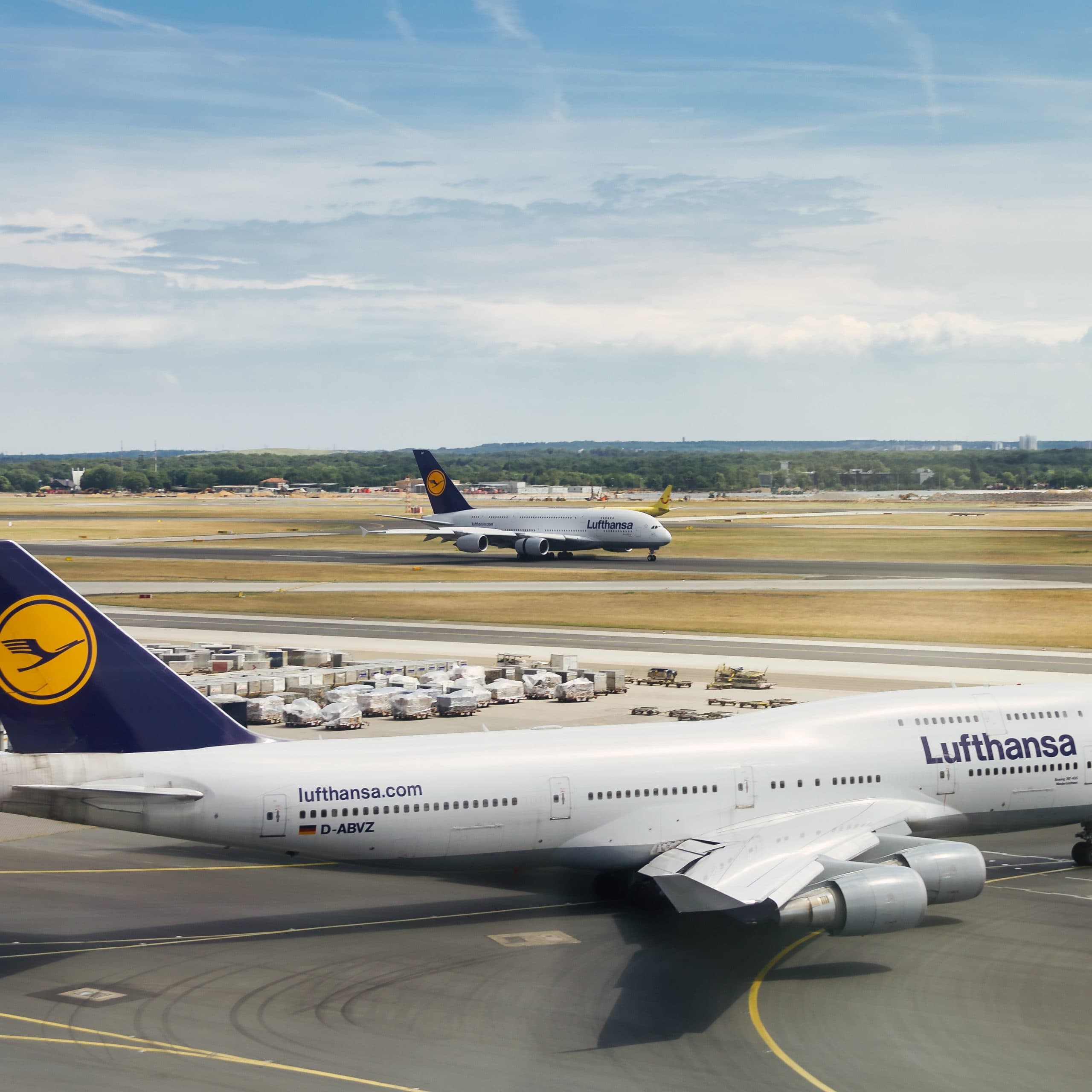 Why Nearby Airports Can Reduce Flight Costs
